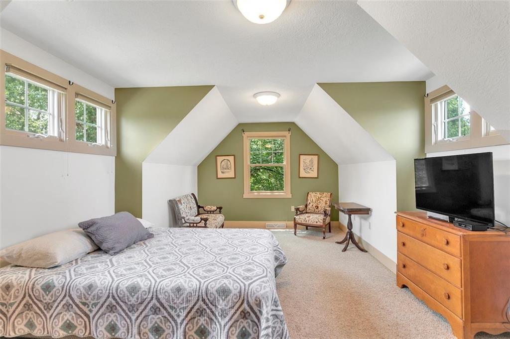 2135 John's Ridge Road Coraopolis, PA 15108 - Photo 18 of 25 Gallery Image 18