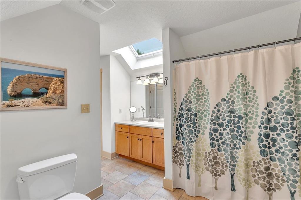 2135 John's Ridge Road Coraopolis, PA 15108 - Photo 20 of 25 Gallery Image 20