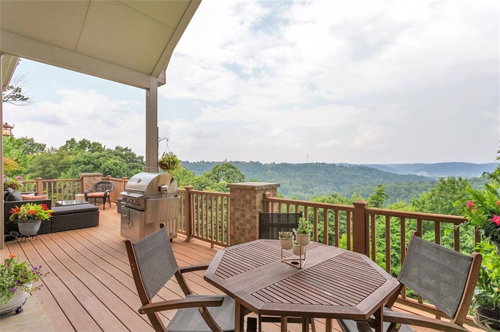 2135 John's Ridge Road Coraopolis, PA 15108 - Photo 3 of 25 Gallery Image 3