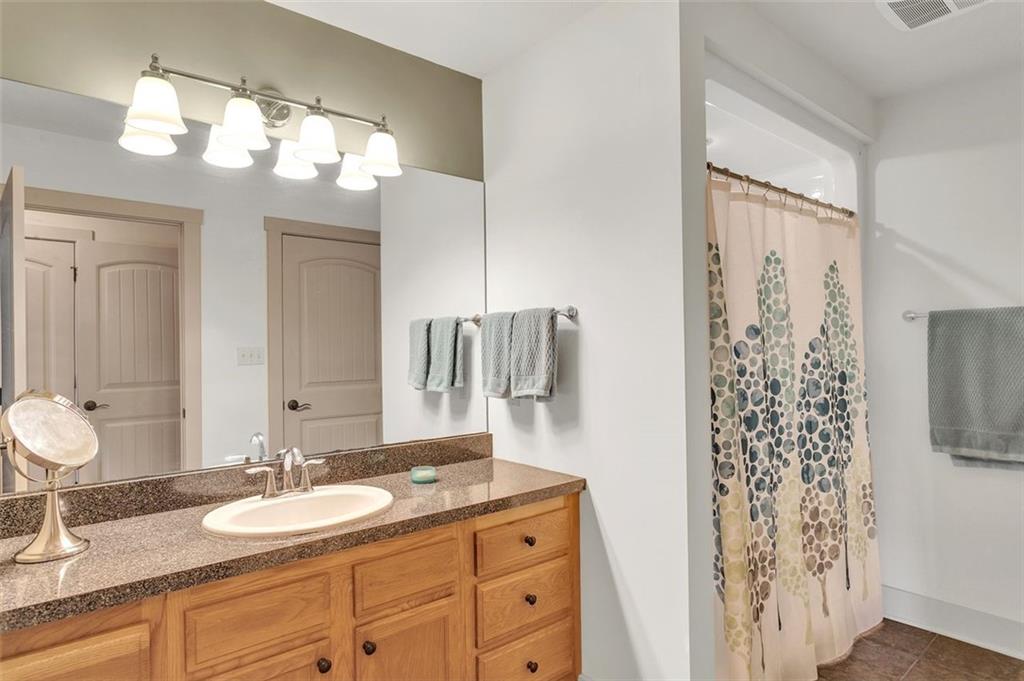 2135 John's Ridge Road Coraopolis, PA 15108 - Photo 21 of 25 Gallery Image 21