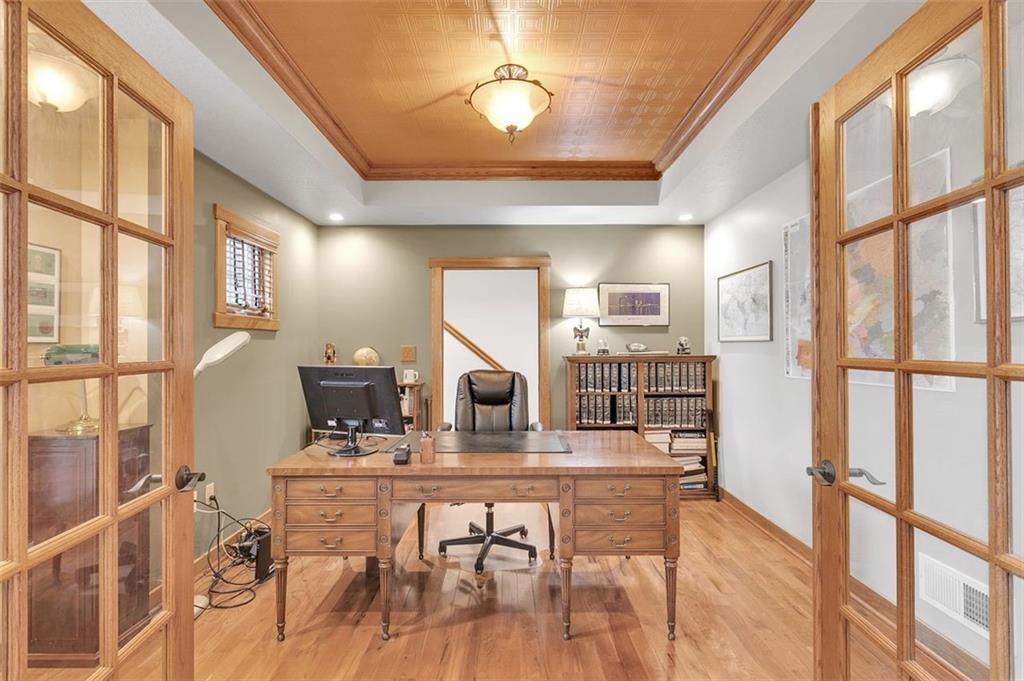 2135 John's Ridge Road Coraopolis, PA 15108 - Photo 7 of 25 Gallery Image 7