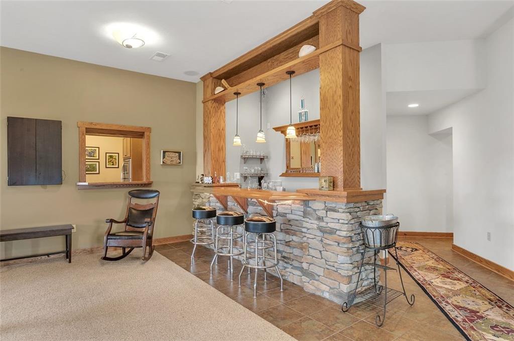 2135 John's Ridge Road Coraopolis, PA 15108 - Photo 9 of 25 Gallery Image 9