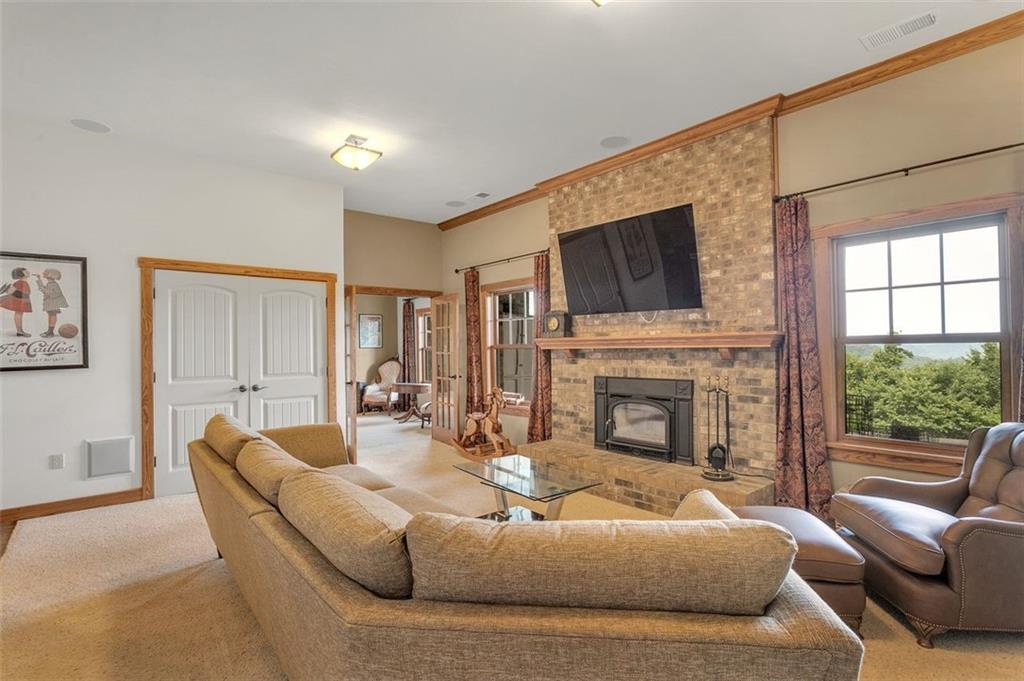 2135 John's Ridge Road Coraopolis, PA 15108 - Photo 10 of 25 Gallery Image 10