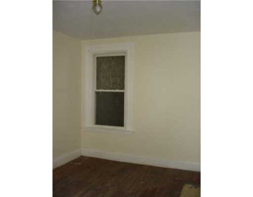 307 High Street Pawtucket, RI 02860 - Photo 8 of 8 Living Room.