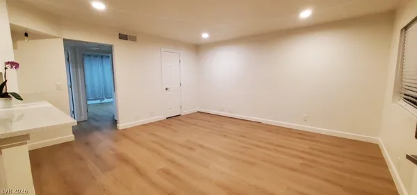 $1,500 | 2121 Oceanus Lane, Unit 4, Las Vegas, NV 89115