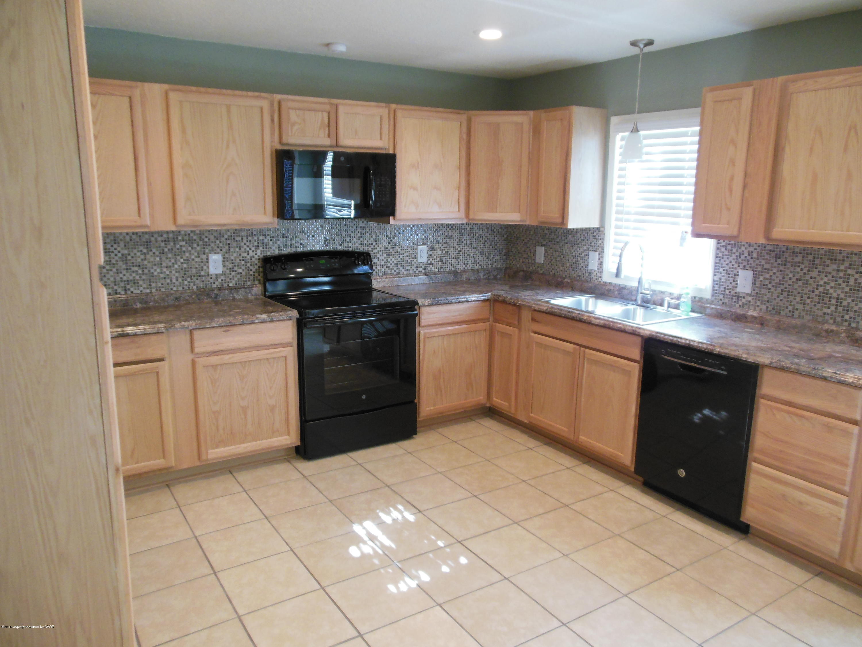 3810 Parker Street Amarillo, TX 79110 - Photo 3 of 16 Kitchen