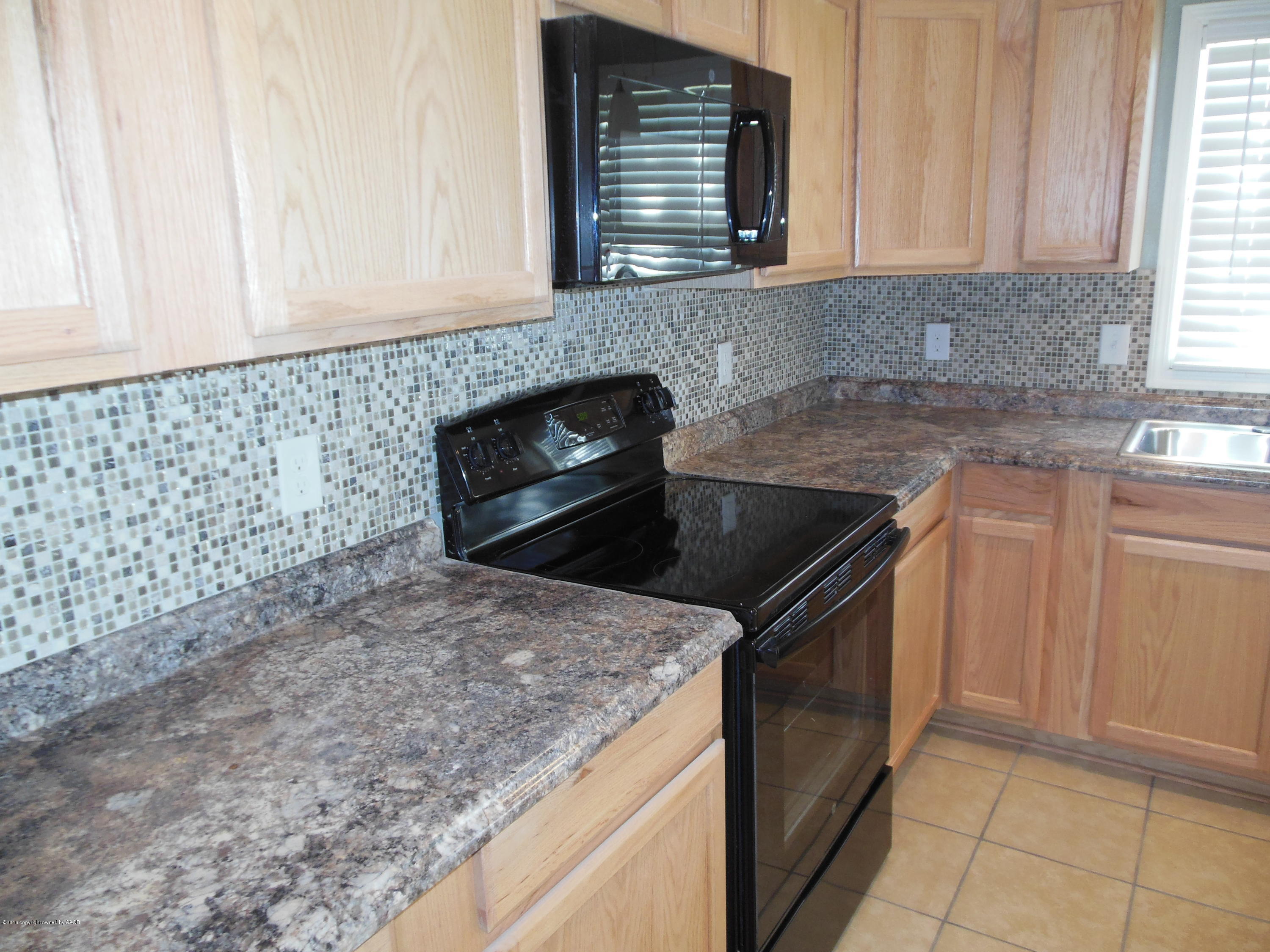 3810 Parker Street Amarillo, TX 79110 - Photo 6 of 16 Kitchen4