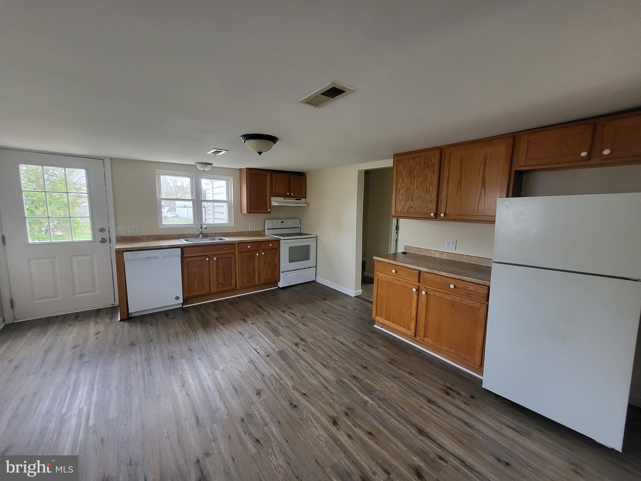 15 Meadow Road New Castle, DE 19720 - Photo 6 of 24 Gallery Image 6