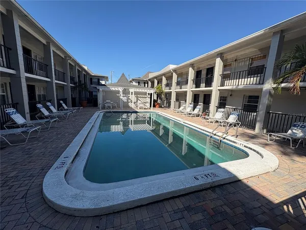 $1,300 | 5221 Bayshore Boulevard, Unit 59, Tampa, FL 33611