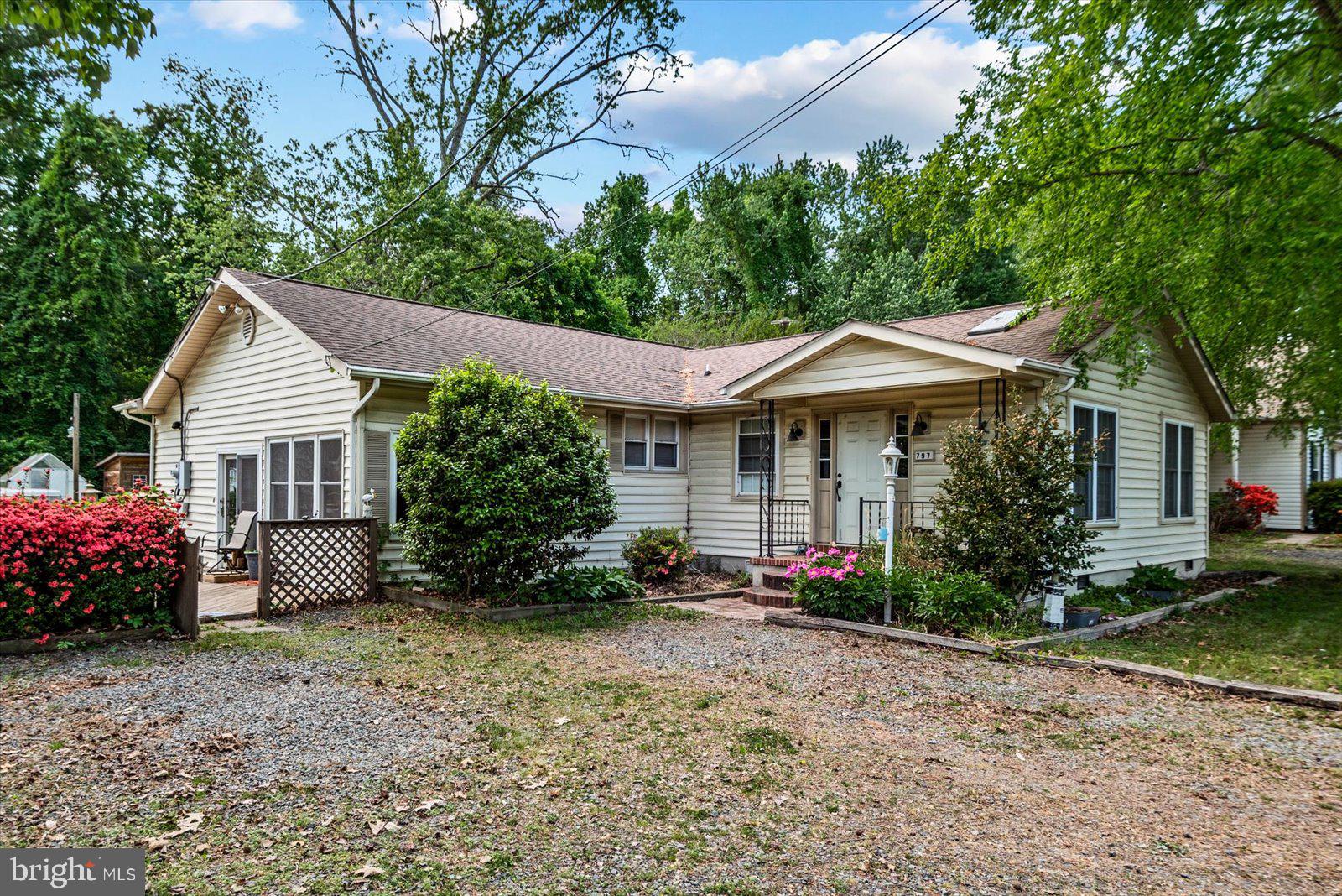 797 Forest Grove Road Colonial Beach, VA 22443 - Photo 1 of 40 Front profile