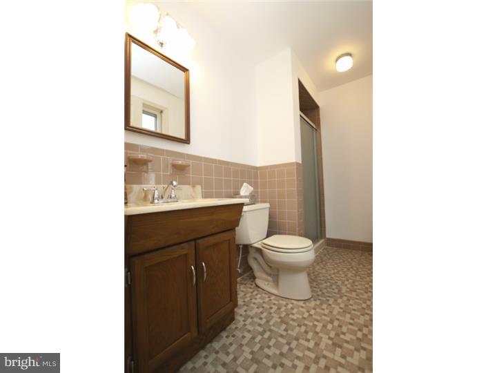 17 Doncaster Road Cherry Hill, NJ 08003 - Photo 18 of 24 Bathroom