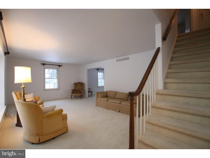 17 Doncaster Road Cherry Hill, NJ 08003 - Photo 4 of 24 Living Room