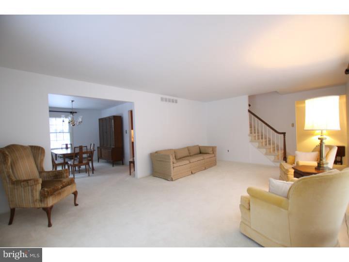 17 Doncaster Road Cherry Hill, NJ 08003 - Photo 5 of 24 Living Room