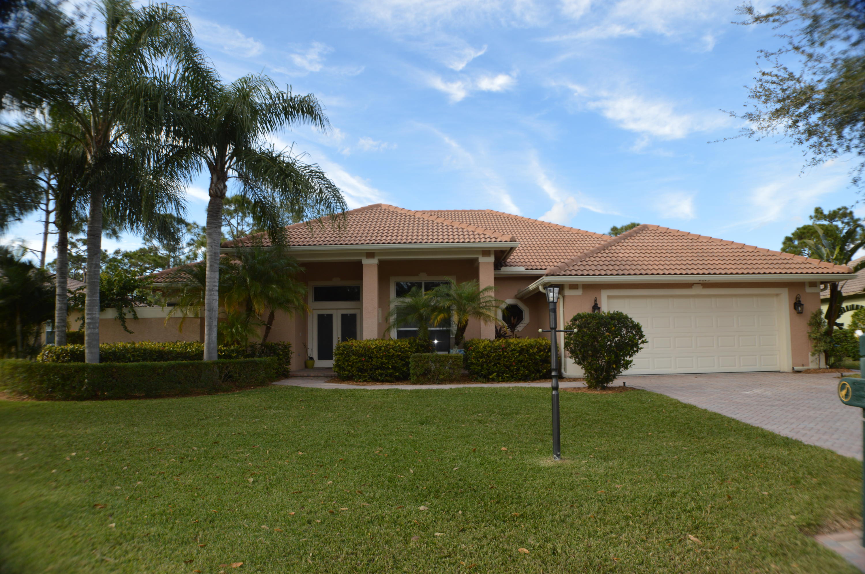 2675 Southwest Windship Way Stuart, FL 34997 - Photo 5 of 42 DSC_3952