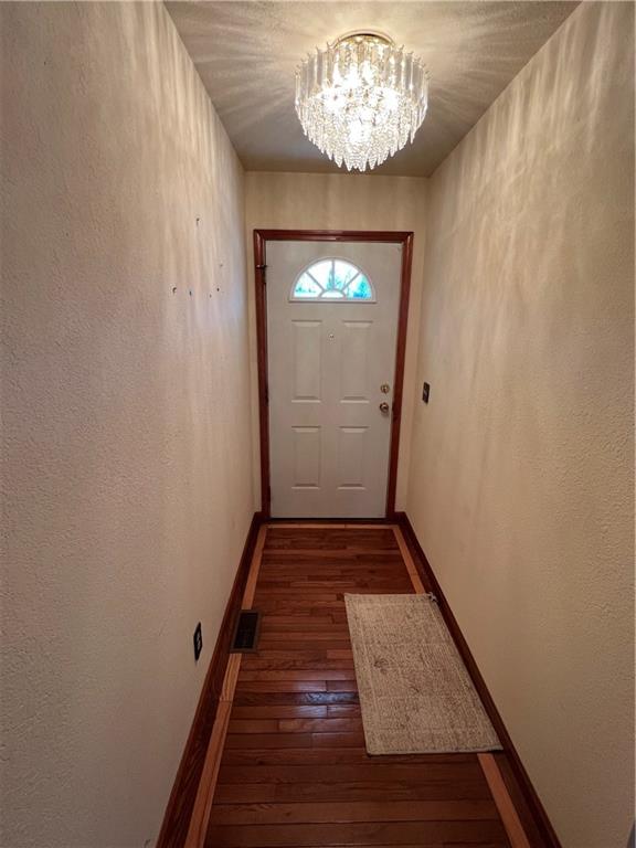 9 Southeast Hilltop Terrace Road St. Joseph, MO 64507 - Photo 3 of 40