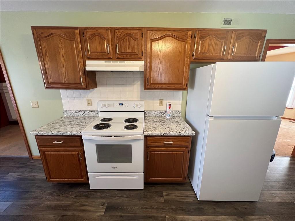 9 Southeast Hilltop Terrace Road St. Joseph, MO 64507 - Photo 4 of 40