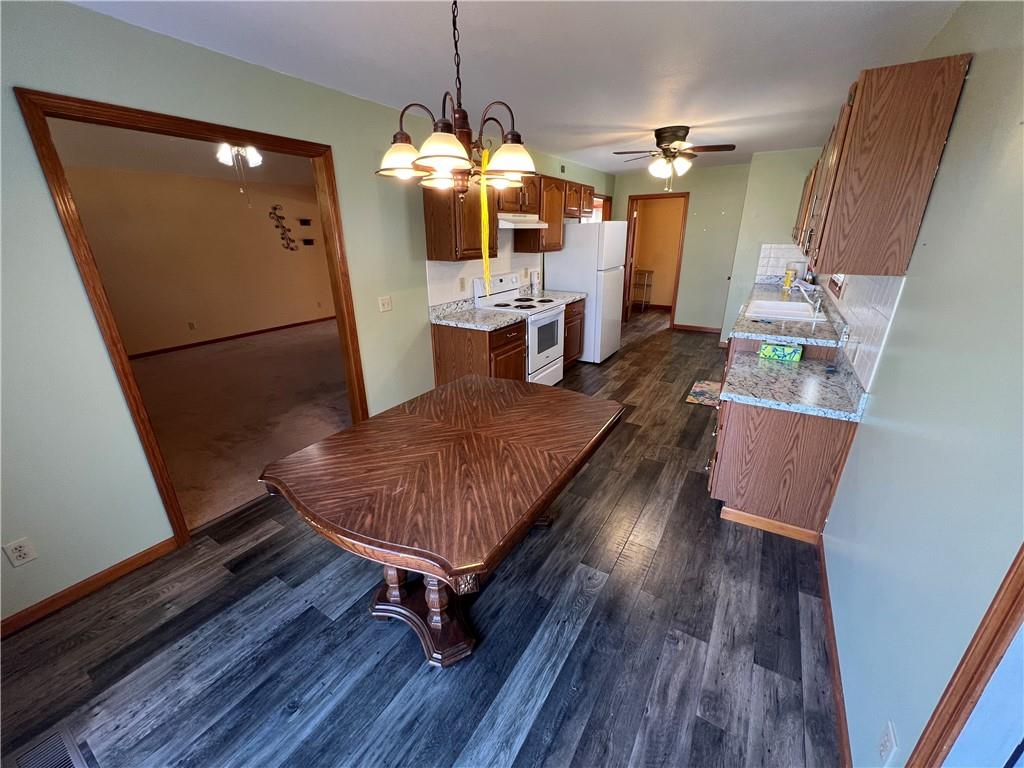 9 Southeast Hilltop Terrace Road St. Joseph, MO 64507 - Photo 5 of 40