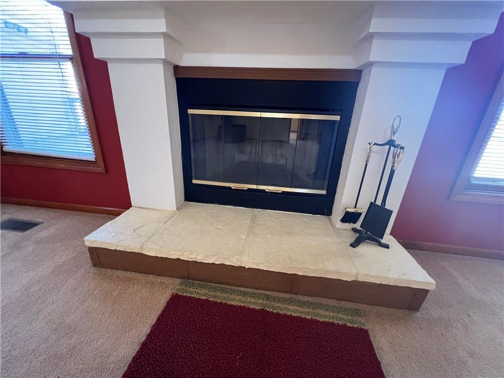 9 Southeast Hilltop Terrace Road St. Joseph, MO 64507 - Photo 8 of 40