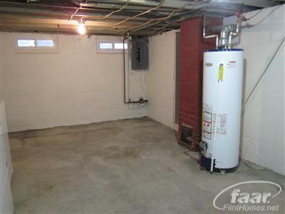 3267 North Genesee Road Flint, MI 48506 - Photo 17 of 19 20144236-16.JPG