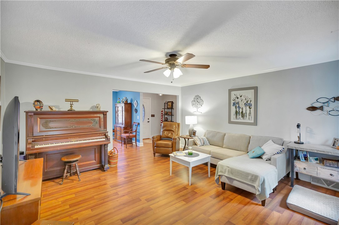 416 Van Martin Road Anderson, SC 29621 - Photo 20 of 38 Family room