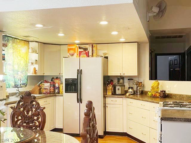 508 East Rolly Street Henderson, NV 89011 - Photo 14 of 41 Gallery Image 14