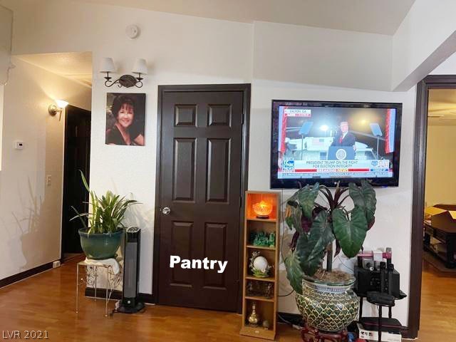 508 East Rolly Street Henderson, NV 89011 - Photo 8 of 41 Gallery Image 8