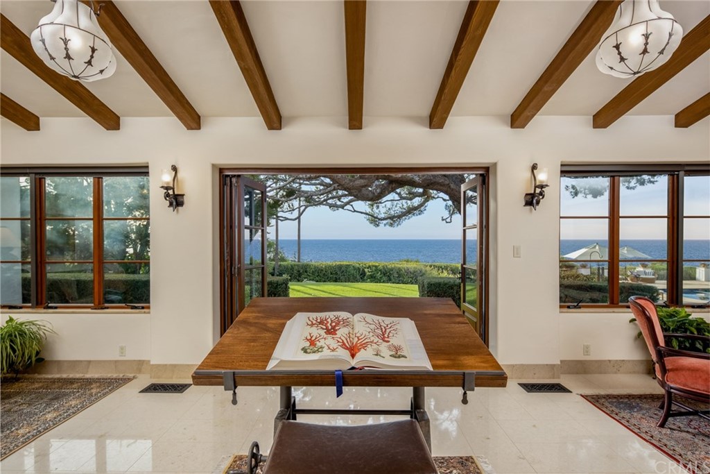 909 Vía Coronel Palos Verdes Estates, CA 90274 - Photo 21 of 59 a room with furniture pool table and flat screen tv