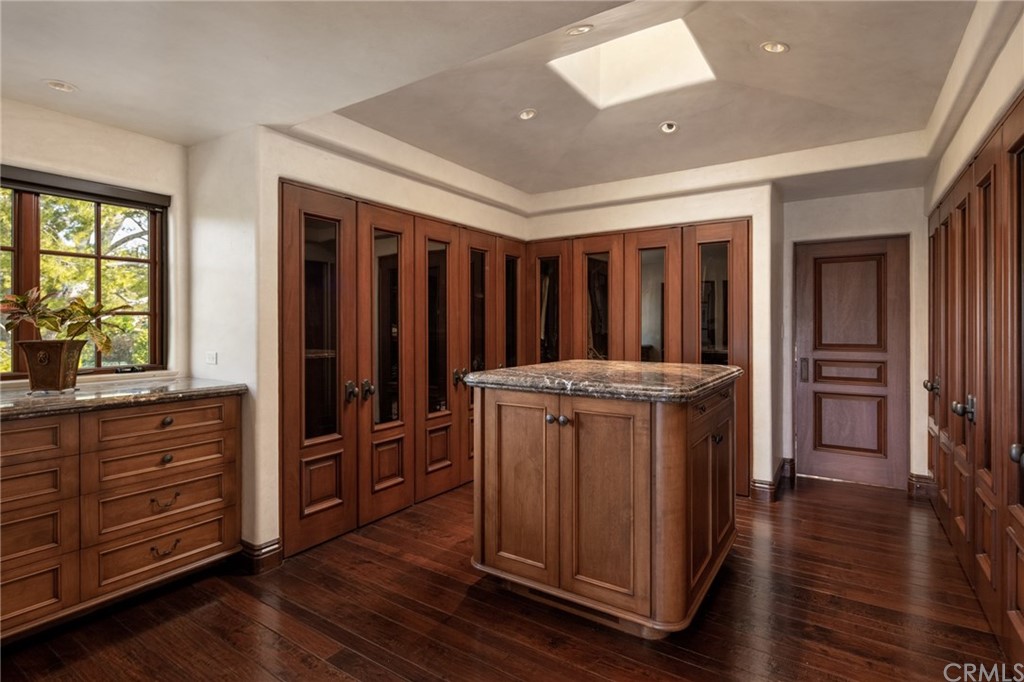 909 Vía Coronel Palos Verdes Estates, CA 90274 - Photo 38 of 59 a view of kitchen with wooden floor and electronic appliances