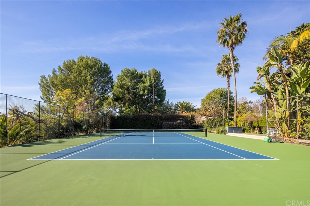 909 Vía Coronel Palos Verdes Estates, CA 90274 - Photo 49 of 59 a view of basketball court