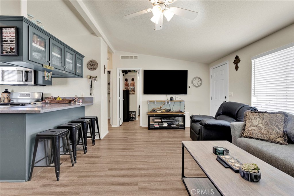 7162 Emily Road Adelanto, CA 92301 - Photo 11 of 74