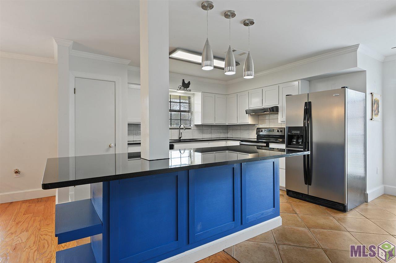 6326 Hickory Ridge Boulevard Baton Rouge, LA 70817 - Photo 5 of 15 Renovated Kitchen