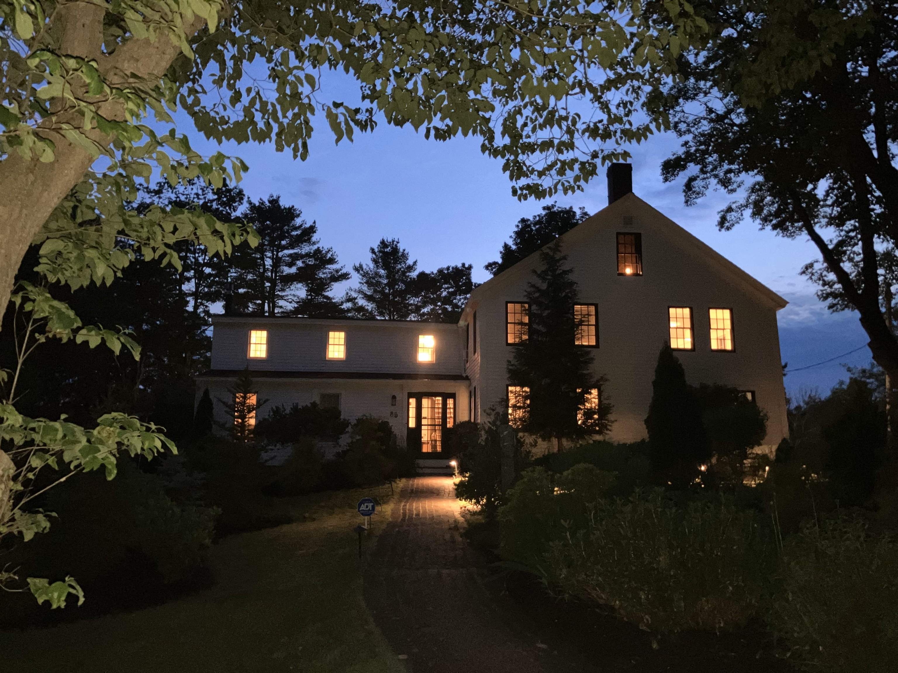 85 College Road Stratham, NH 03885 - Photo 4 of 59