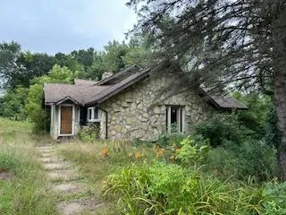 $300,000 | 39183 Grand Avenue, North Branch, MN 55056