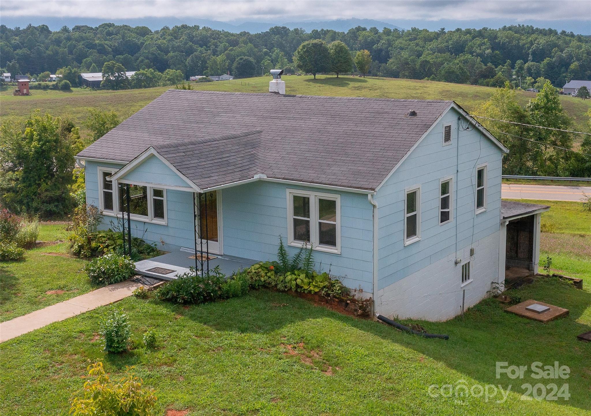 1288 Jupiter Road Weaverville, NC 28787 - Photo 2 of 44 Gallery Image 2