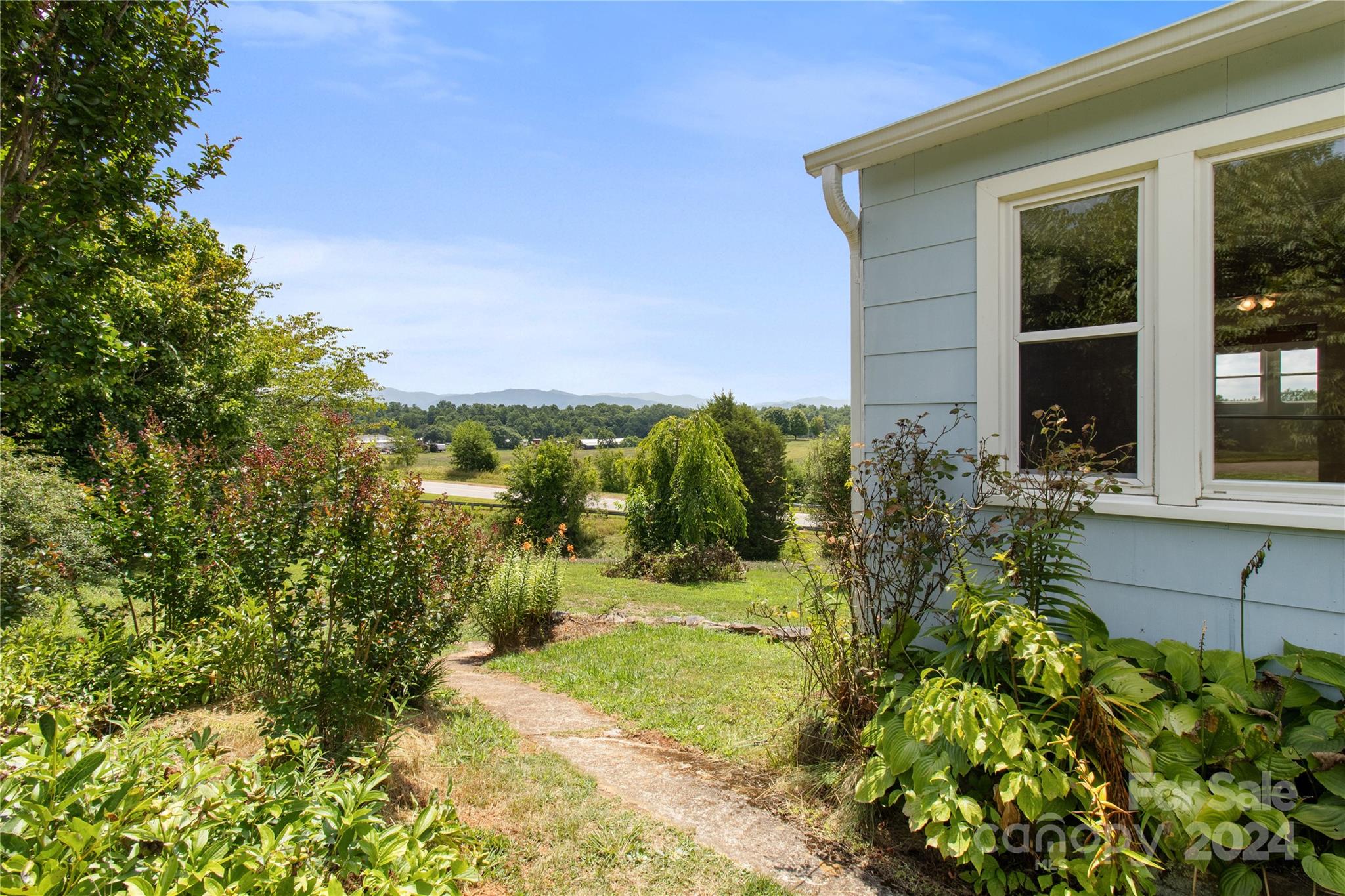 1288 Jupiter Road Weaverville, NC 28787 - Photo 3 of 44 Gallery Image 3