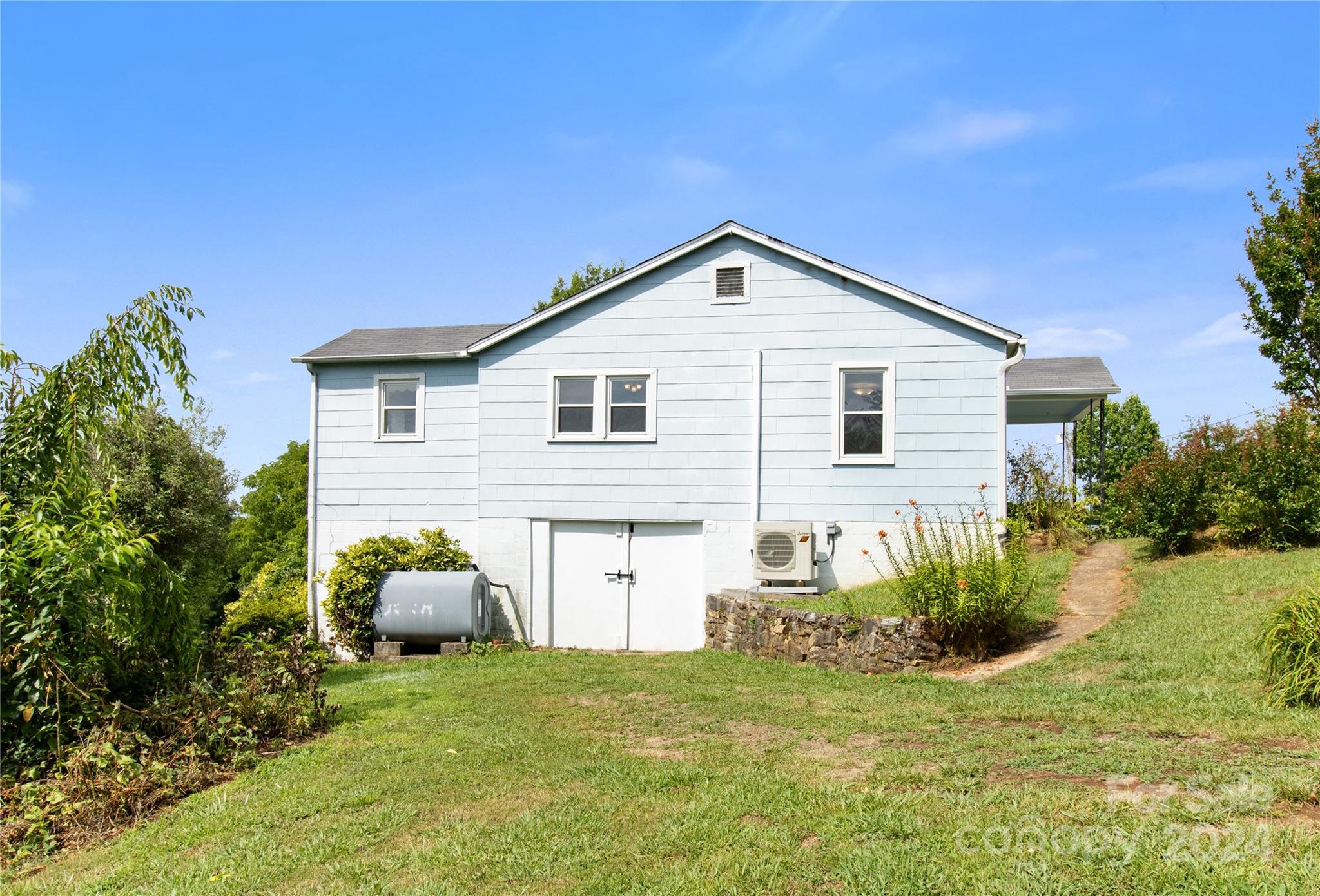 1288 Jupiter Road Weaverville, NC 28787 - Photo 6 of 44 Gallery Image 6
