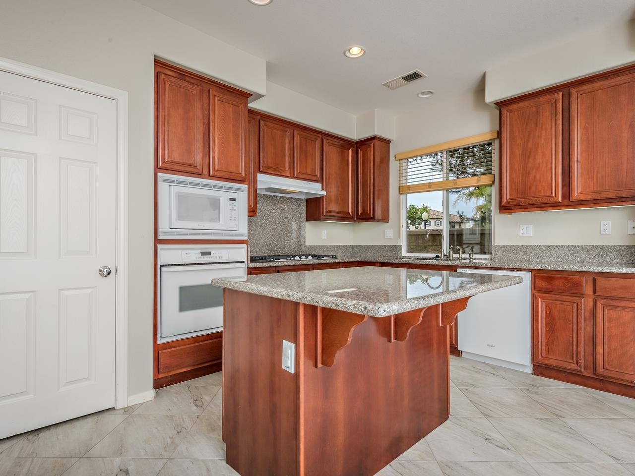 3567 Pebble Street Carlsbad, CA 92010 - Photo 11 of 25