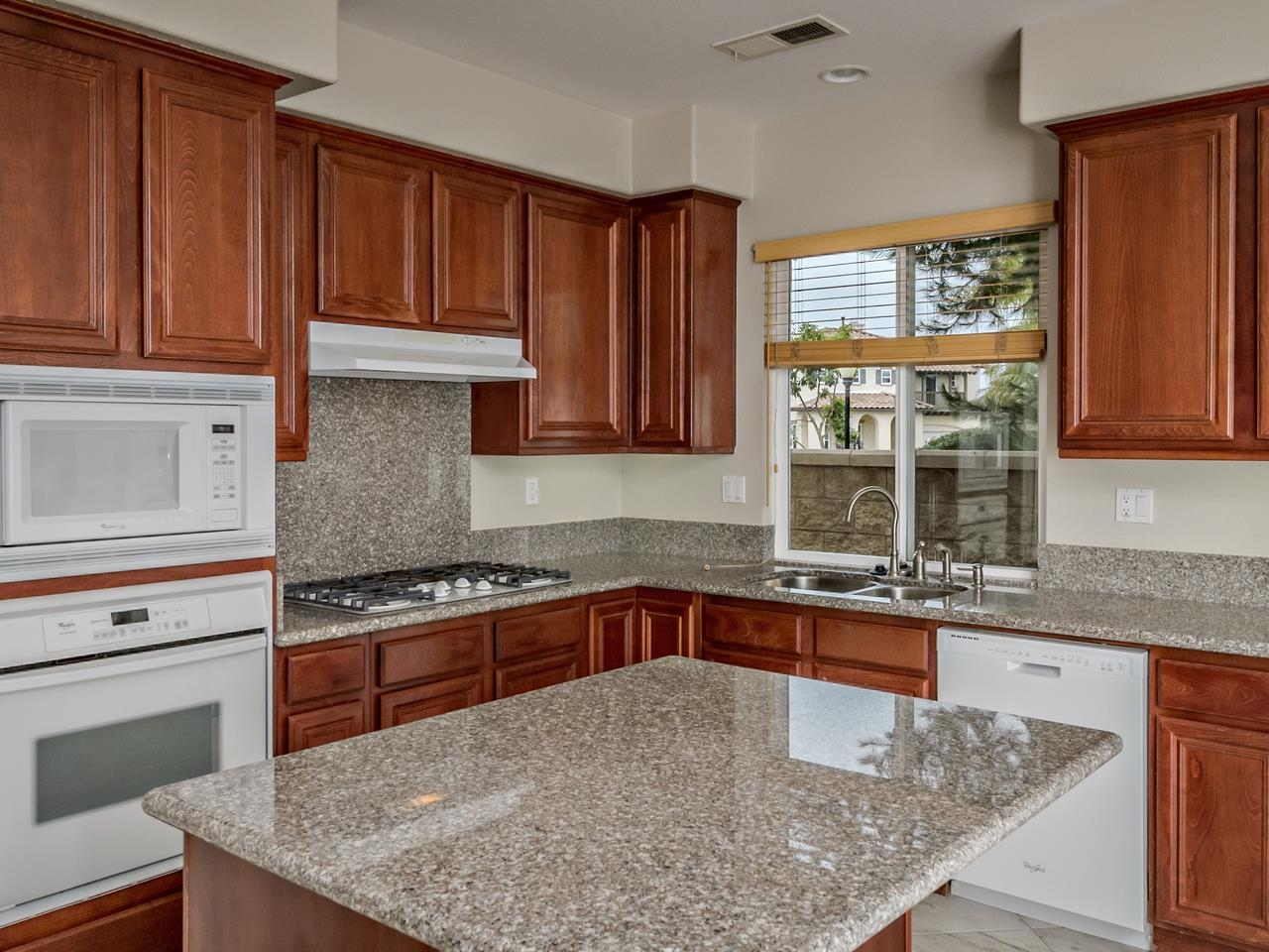 3567 Pebble Street Carlsbad, CA 92010 - Photo 12 of 25