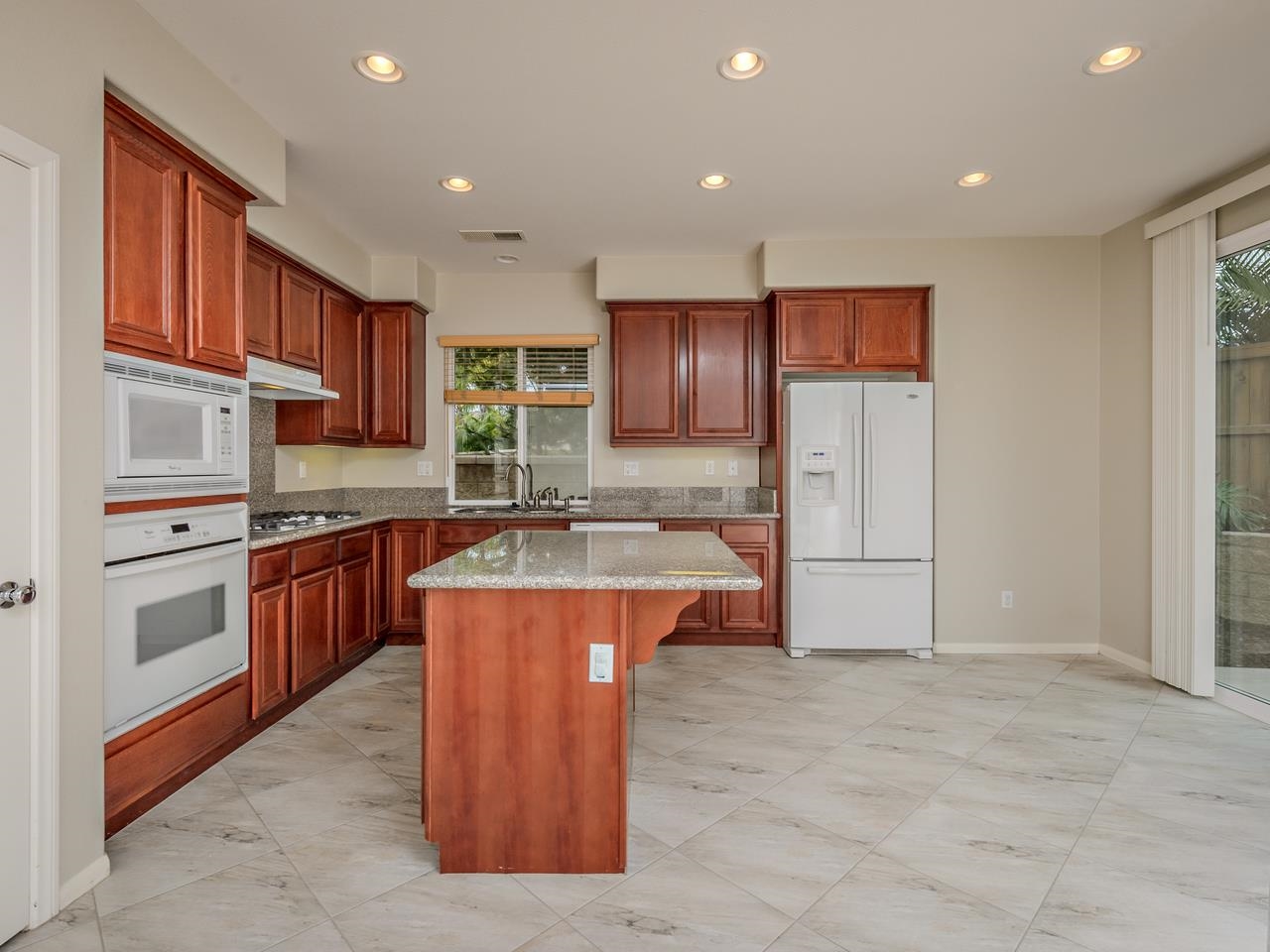 3567 Pebble Street Carlsbad, CA 92010 - Photo 13 of 25 Kitchen and Eating Area