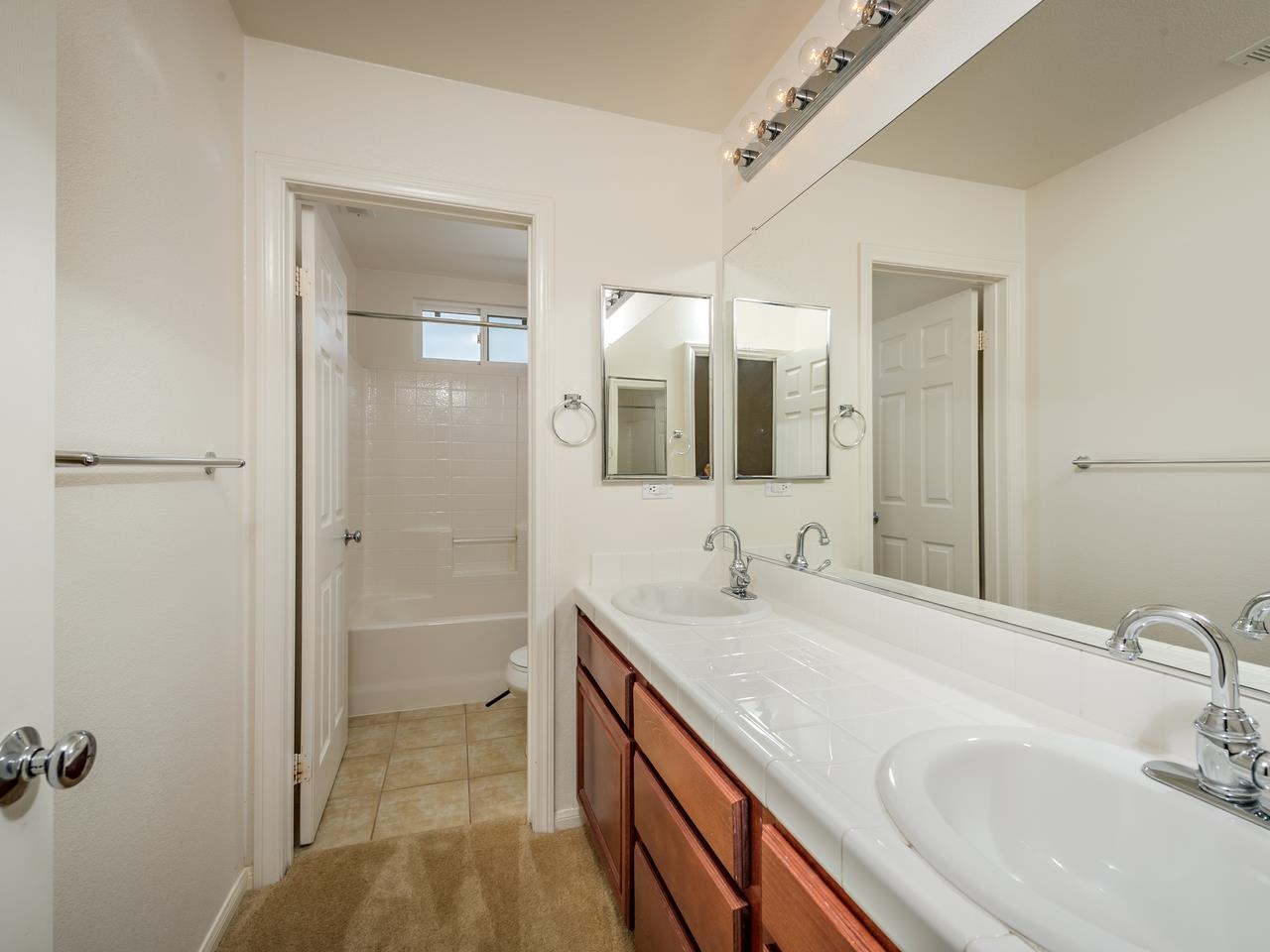 3567 Pebble Street Carlsbad, CA 92010 - Photo 16 of 25 Second Floor Hall Bath