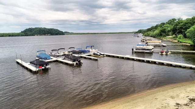 $59,000 | 3865-1 Greenway Crossing, Wisconsin Dells, WI 53965