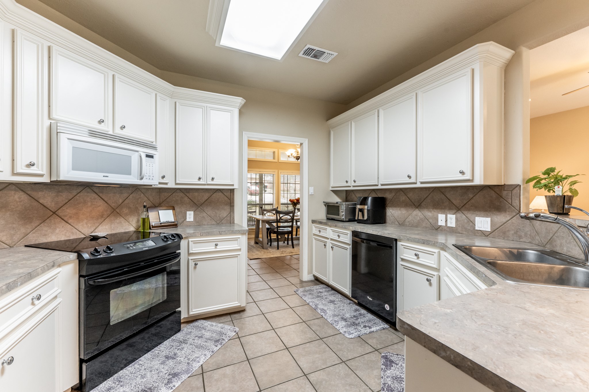 3658 Red Bud Lane Huntsville, TX 77340 - Photo 9 of 22