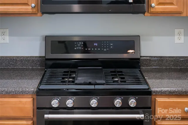 a close view of stove top oven