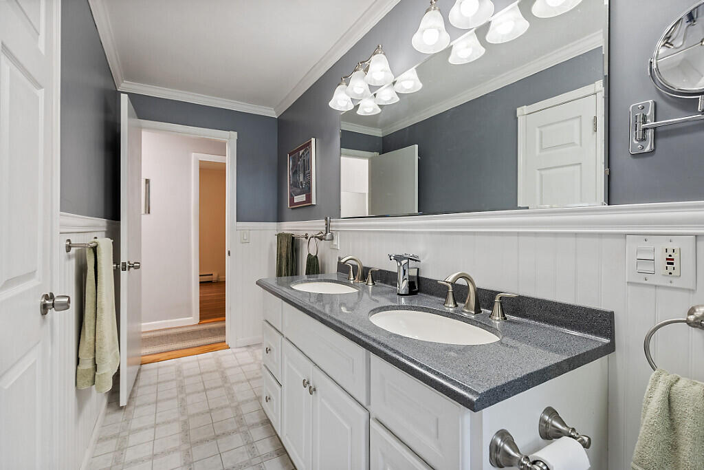 48 Sanford Road Augusta, ME 04330 - Photo 22 of 32 Full Bath
