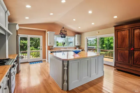 $799,000 | 425 Oak Point Place, Santa Rosa, CA 95409