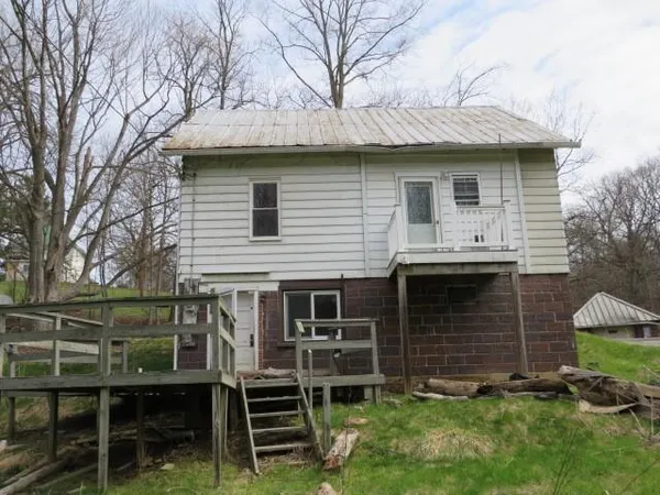 $79,900 | 2189 Dunn Station Road, Prosperity, PA 15329