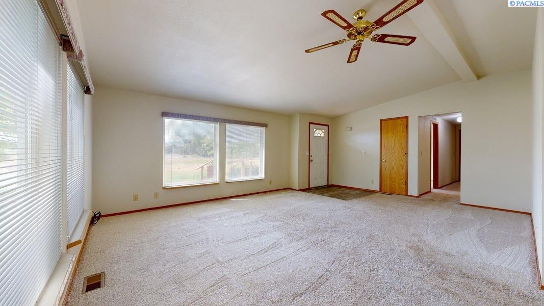 31009 South Gerards Road Kennewick, WA 99337 - Photo 8 of 37 Gallery Image 8