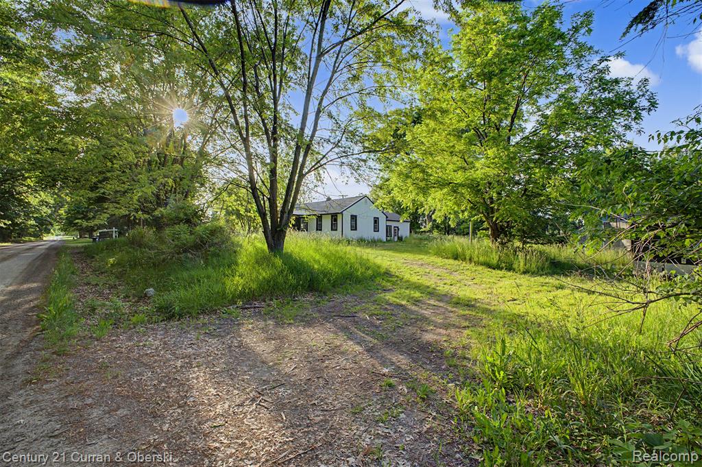 4296 Burgess Road Pinckney, MI 48169 - Photo 25 of 40
