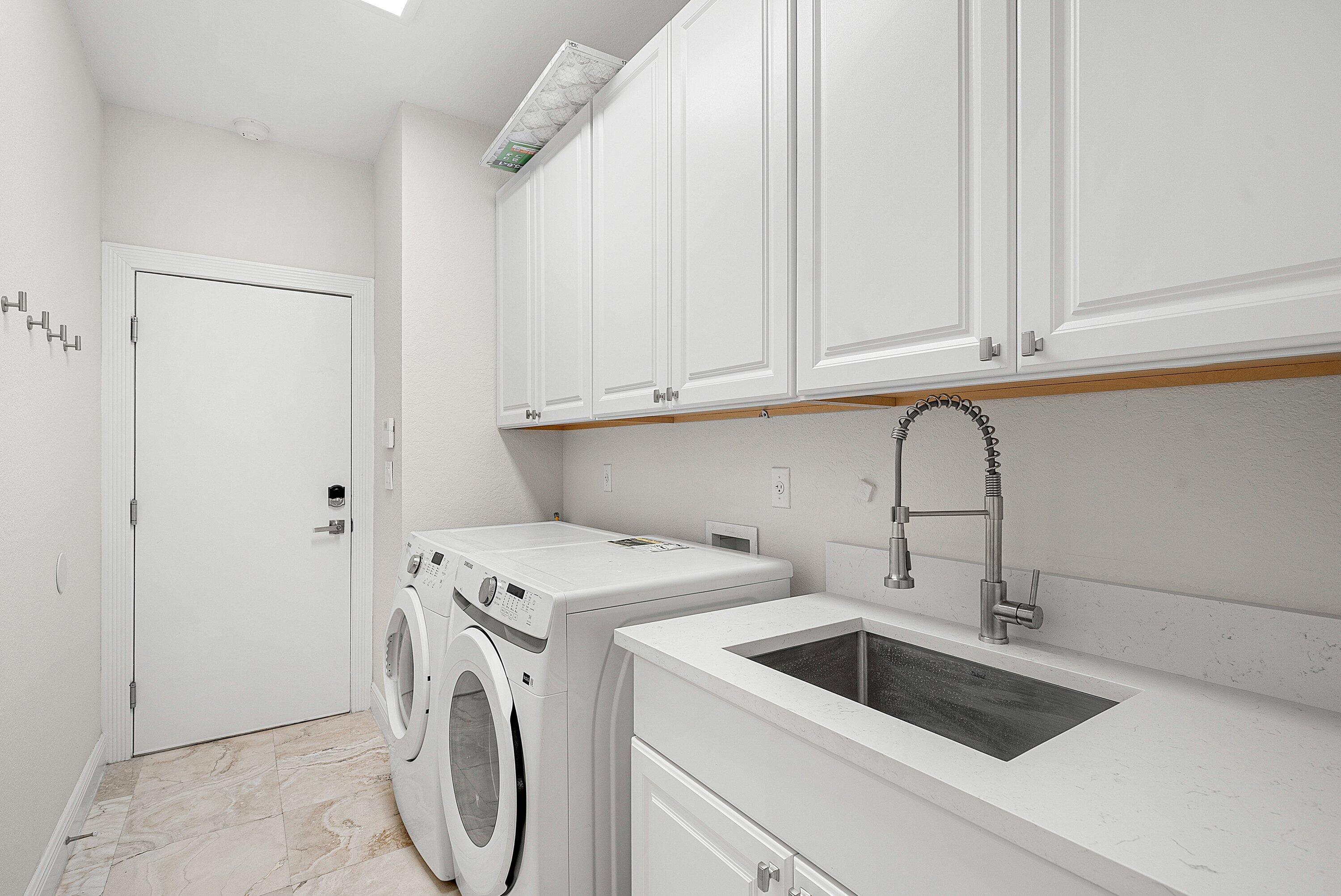 6468 Polo Pointe Way Delray Beach, FL 33484 - Photo 33 of 89 Laundry Room
