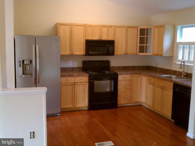 632 Broadneck Road Annapolis, MD 21409 - Photo 11 of 28 Kitchen